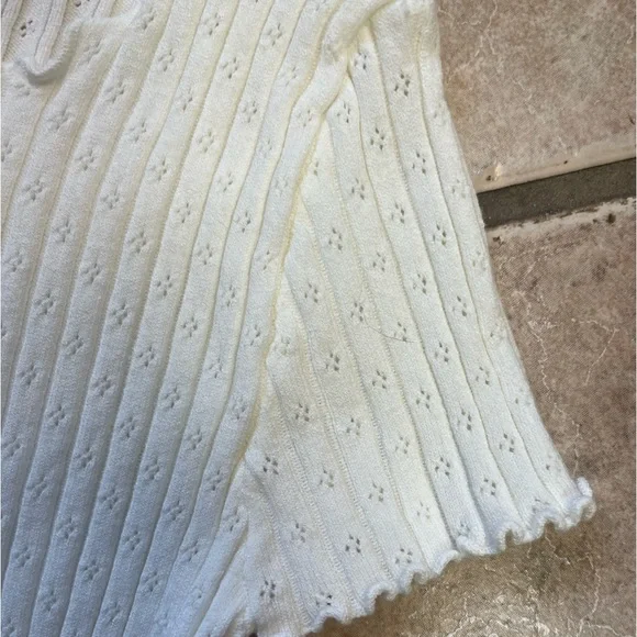 Cotton Candy LA Juniors Cropped Sweater. - Picture 4 of 8